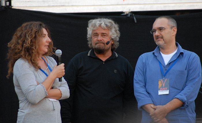 Patrizia e Lino Aldrovandi con Beppe Grillo