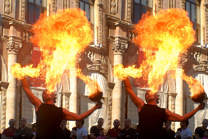 Mangia fuoco - Foto 3D :: Buskers Pirata Bologna 2010