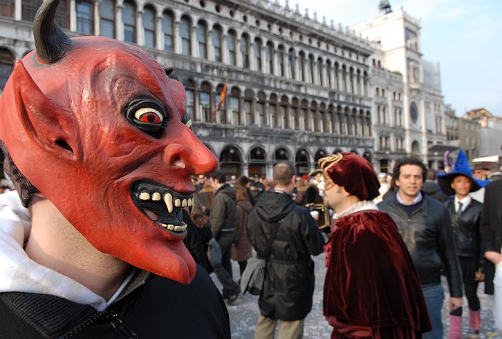 Rosso fuoco - Carnevale di Venezia