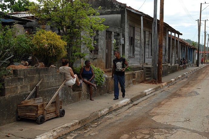 In strada - Fotografia di Baracoa - Cuba 2010