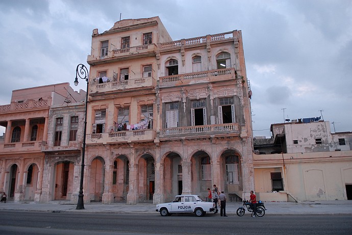 Costruzioni sul lungomare - Fotografia della Havana - Cuba 2010