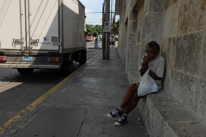 Donna fumando - Fotografia della Havana - Cuba 2010