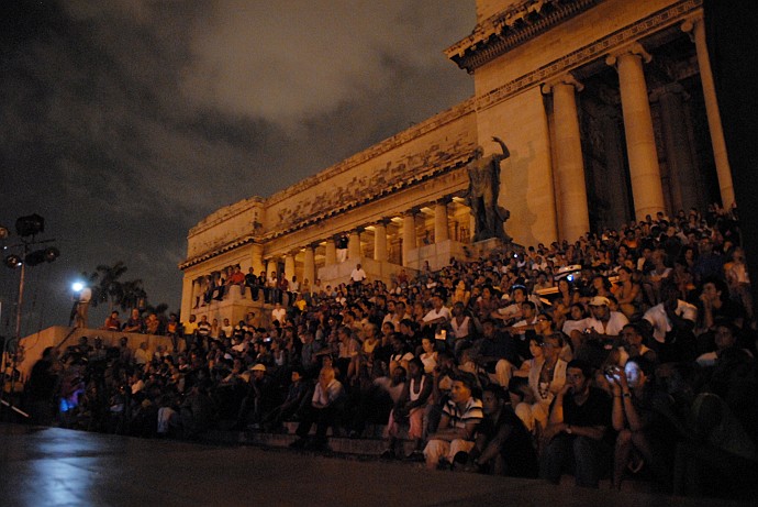 Fuori dal teatro - Fotografia della Havana - Cuba 2010