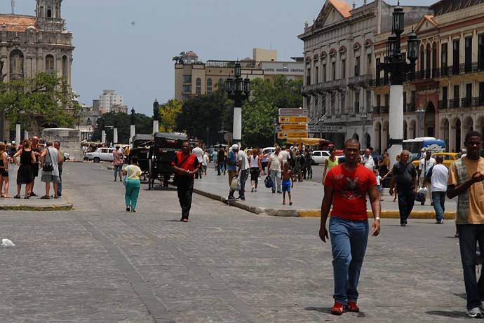 Gente camminando - Fotografia della Havana - Cuba 2010