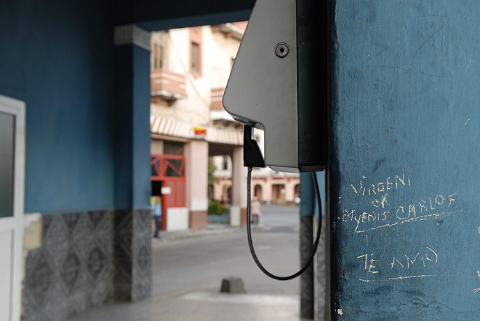 Telefono e messaggi - Fotografia della Havana - Cuba 2010