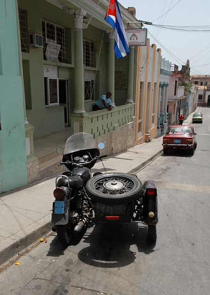 Moto sidecar - Fotografia di Santiago di Cuba - Cuba 2010