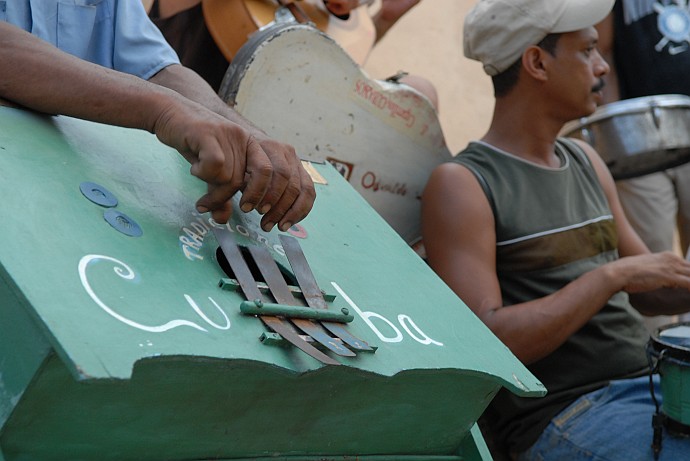 Strumento musicale - Fotografia di Trinidad - Cuba 2010