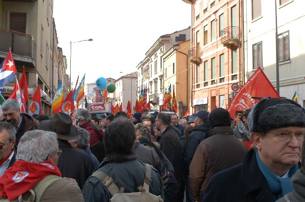 Manifestazione No Dal Molin - Fotografia 34 - Vicenza 17 febbraio 2007