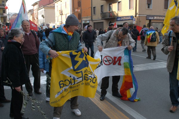 Manifestazione No Dal Molin - Fotografia 48 - Vicenza 17 febbraio 2007