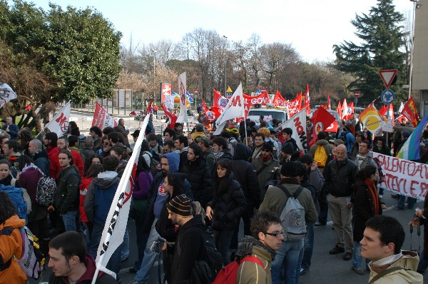 Manifestazione No Dal Molin - Fotografia 77 - Vicenza 17 febbraio 2007