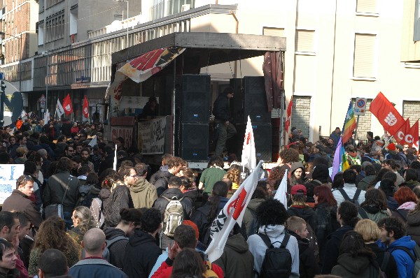 Manifestazione No Dal Molin - Fotografia 81 - Vicenza 17 febbraio 2007