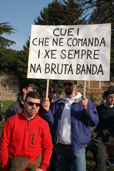 Manifestazione No Dal Molin - Fotografia 229 - Vicenza 17 febbraio 2007