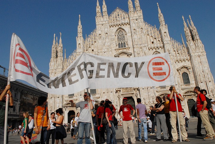 Fotografia - Emergency in piazza del Duomo