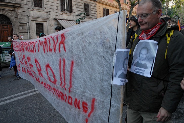 Alessandro libero - Fotografia del No Berlusconi Day