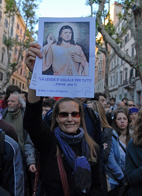 La legge è uguale per tutti tranne uno - Fotografia del No Berlusconi Day