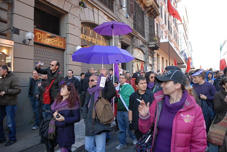 Ombrelli - Fotografia del No Berlusconi Day