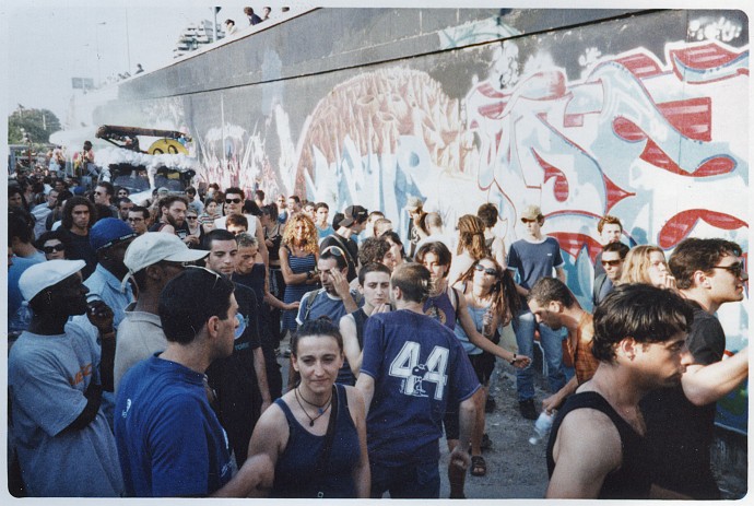 Ravers :: Street Rave Parade - Bologna 1998