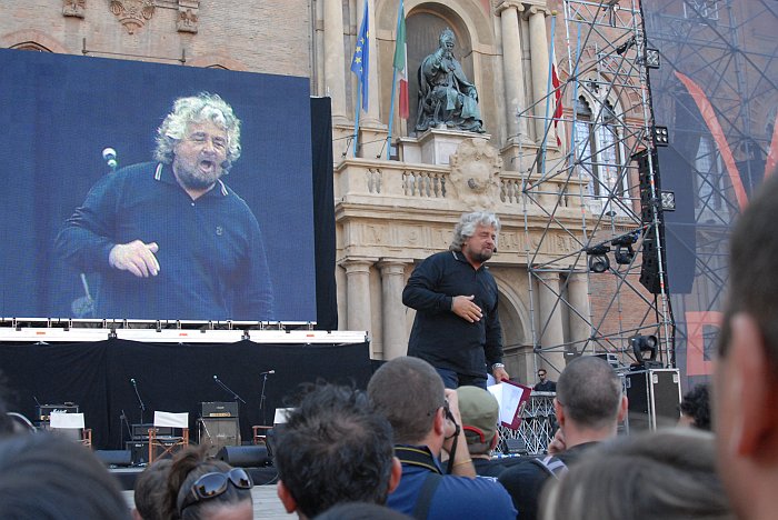 Beppe Grillo sul palco