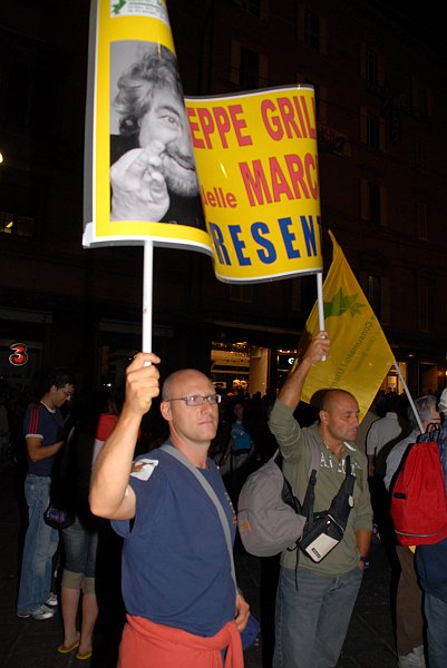 Cartellone Grillo V-Day