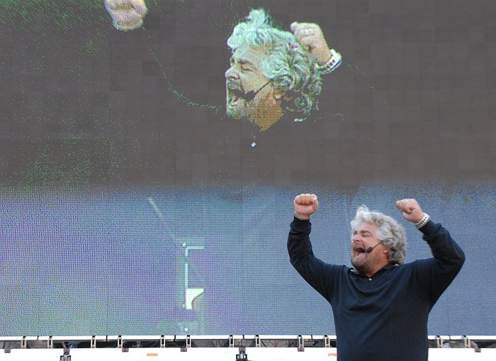 Immagini Beppe Grillo V-Day