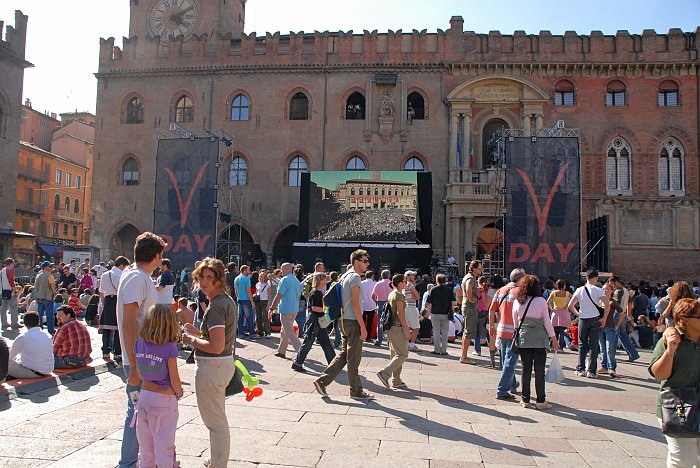 Piazza Maggiore V-Day