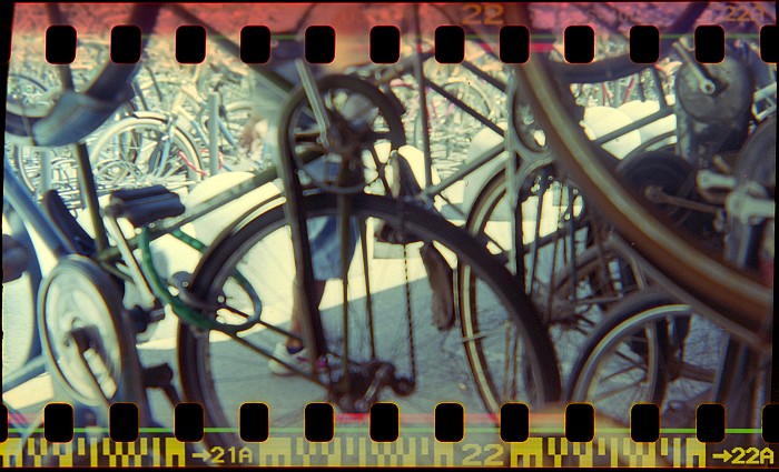 Parcheggio biciclette della stazione centrale dei treni