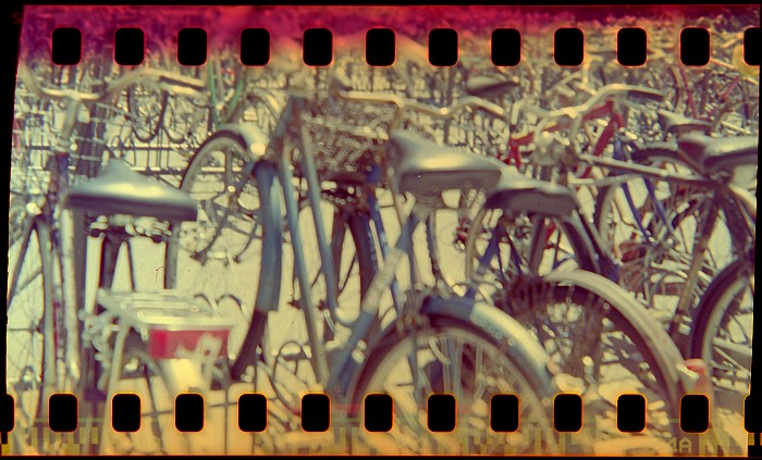 Parcheggio biciclette della stazione treni