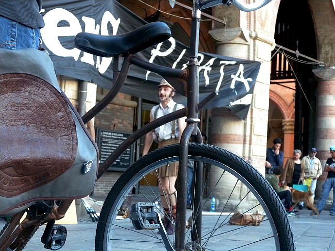 Attraverso la bicicletta :: Buskers Pirata Bologna 2010