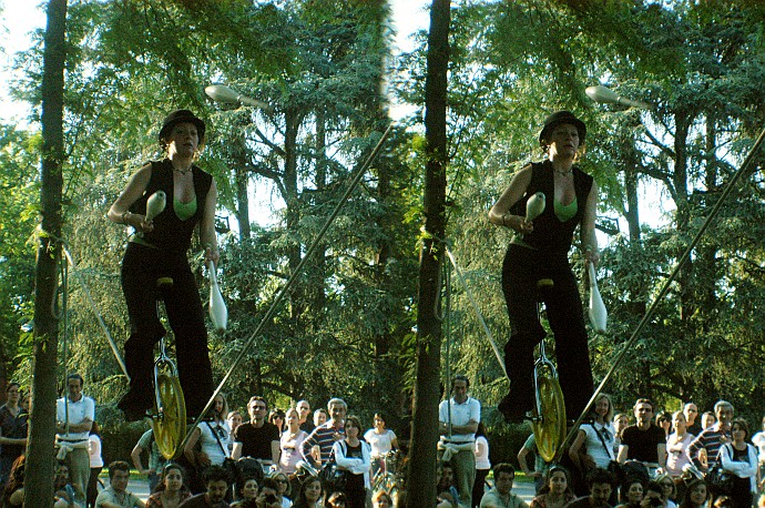 Ciclo sulla corda - Foto 3D :: Buskers Pirata Bologna 2010