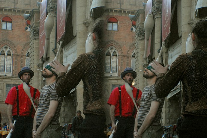 Clavi - Foto 3D :: Buskers Pirata Bologna 2010