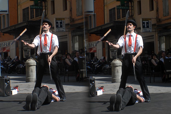 Coltelli - Foto 3D :: Buskers Pirata Bologna 2010