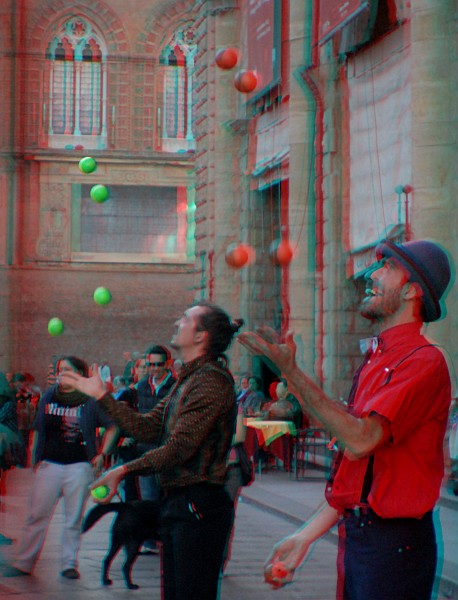 Due giocolieri - Foto 3D :: Buskers Pirata Bologna 2010