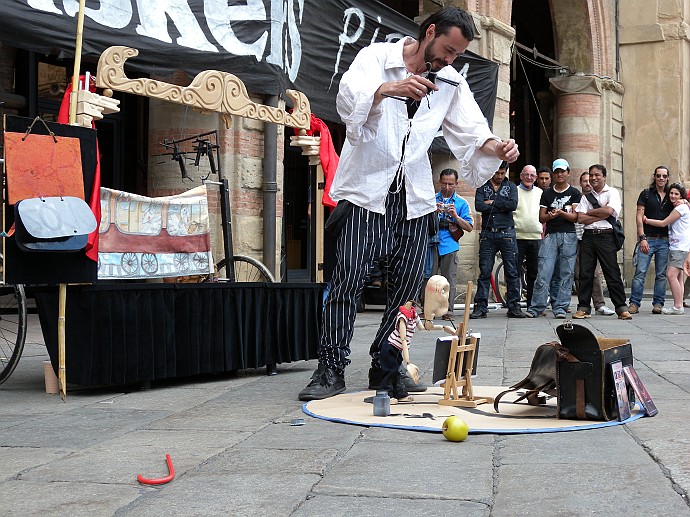 Marionette in azione :: Buskers Pirata Bologna 2010