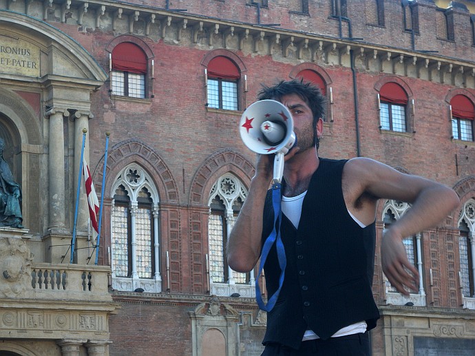 Megafono :: Buskers Pirata Bologna 2010