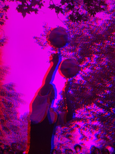 Palloni sulle dita - Foto 3D :: Buskers Pirata Bologna 2010