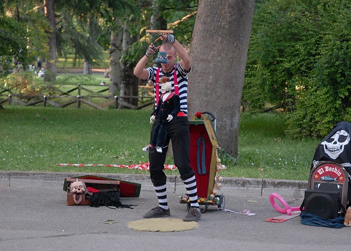 Scheletri fuori dall'armadio :: Buskers Pirata Bologna 2010