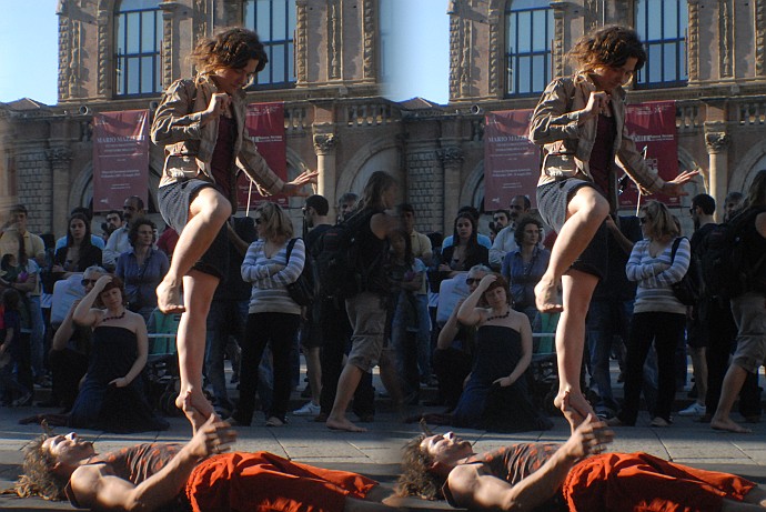 Su di un piede - Foto 3D :: Buskers Pirata Bologna 2010