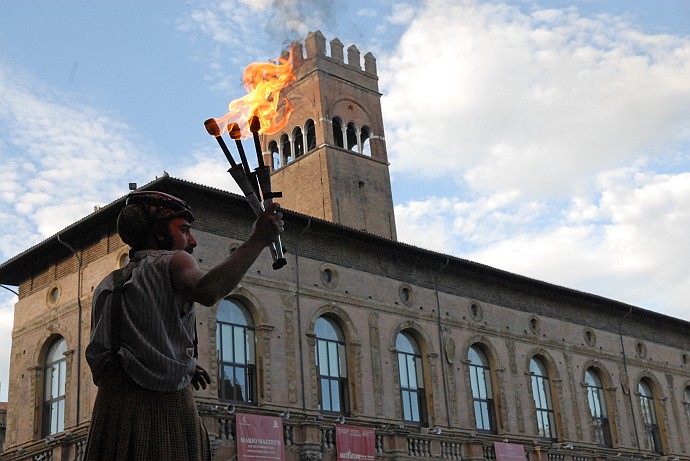 Torce fiammanti :: Buskers Pirata Bologna 2010