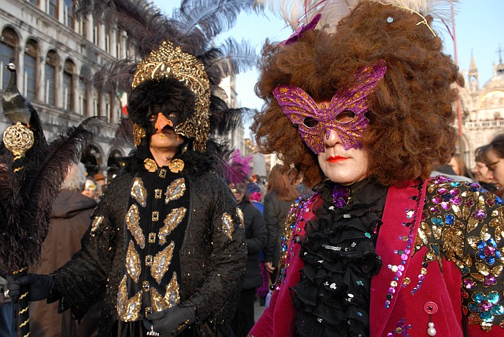 Corvo e farfalla - Carnevale di Venezia