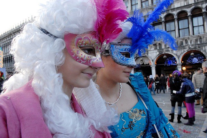 Due damigelle - Carnevale di Venezia