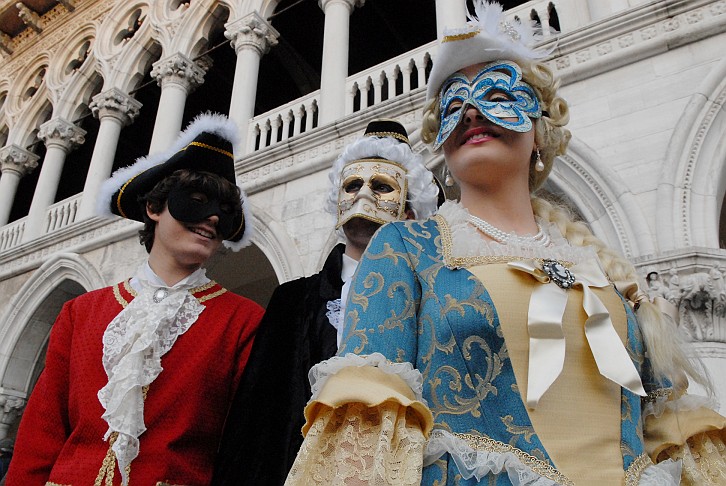 In tre - Carnevale di Venezia