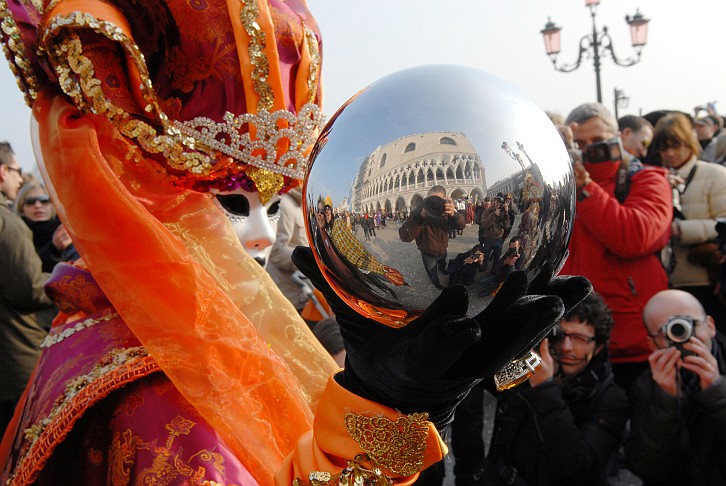 La sfera - Carnevale di Venezia
