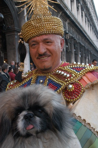 With the Dog - Carnevale di Venezia