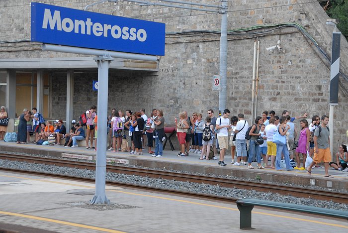 Stazione treni - Fotografia di Monterosso - Le Cinque Terre