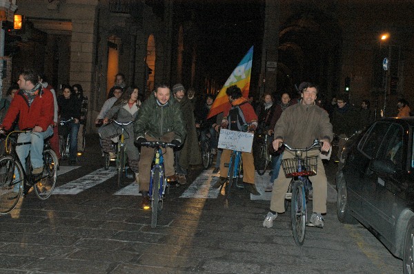 critical_mass_02