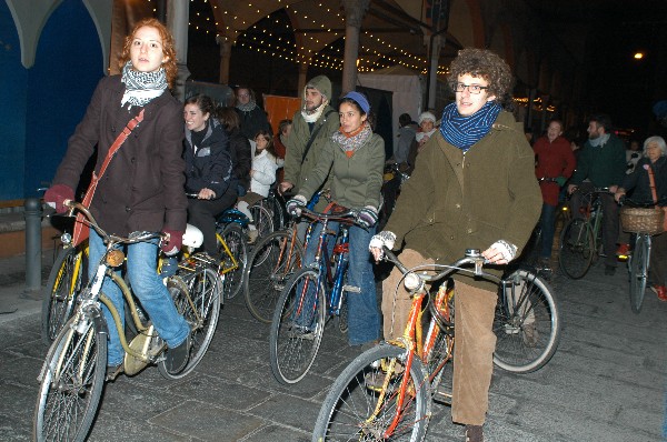 critical_mass_03