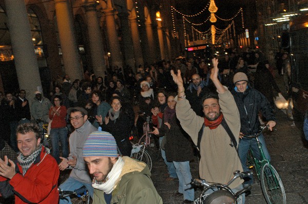critical_mass_25