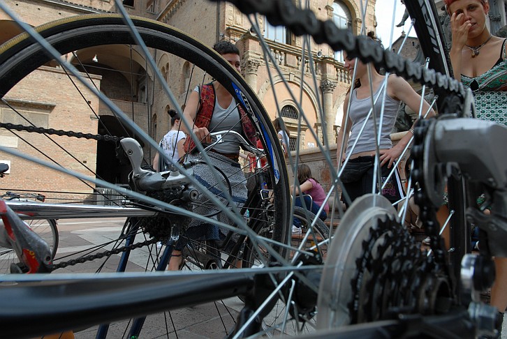 Attraverso i raggi - La Critical Mass di Bologna