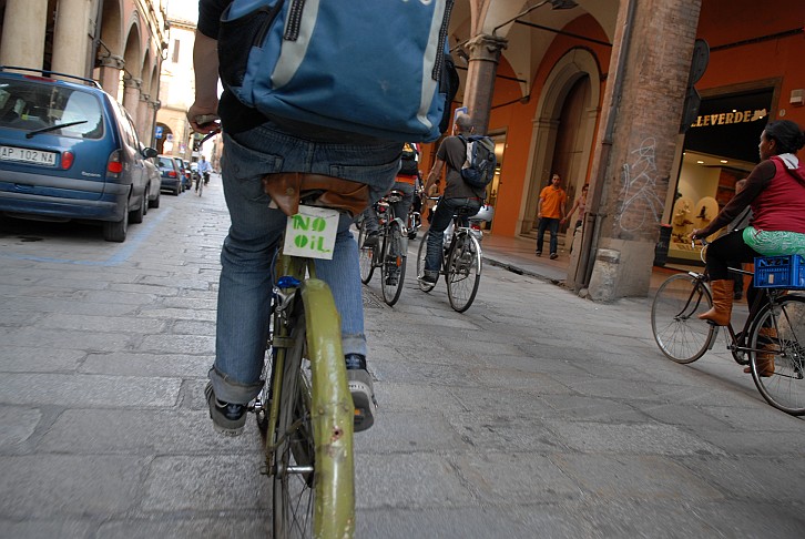 NO Oil in circolazione - La Critical Mass di Bologna