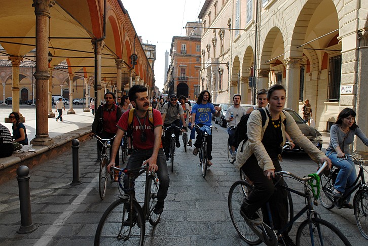 Strada Maggiore - La Critical Mass di Bologna